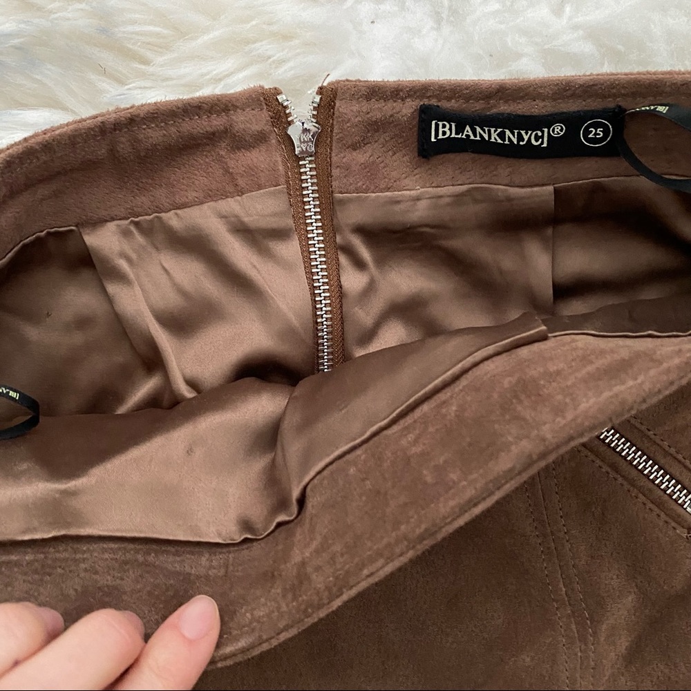 BlankNYC suede skirt in coffee bean size 25. Worn once - Picture 10 of 10